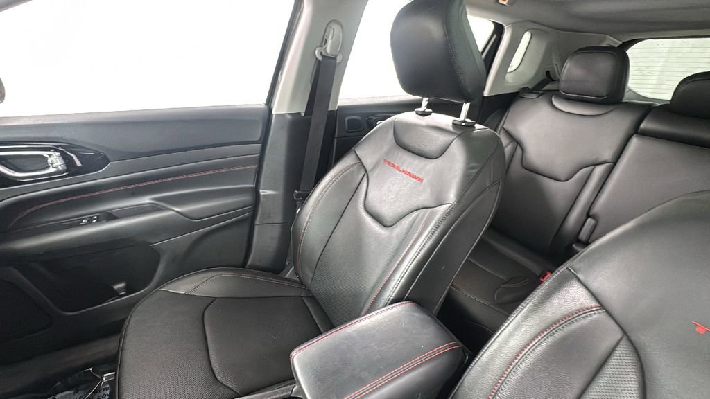 Used 2022 Jeep Compass Trailhawk w/ Trailhawk Elite Group image 13