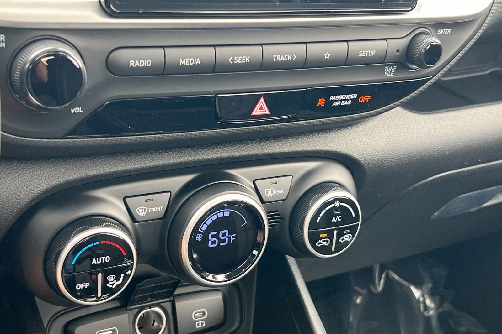 New 2025 Hyundai Venue SEL image 23