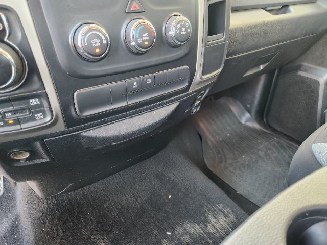 Used 2017 RAM 1500 Classic SLT AWD/4WD image 17