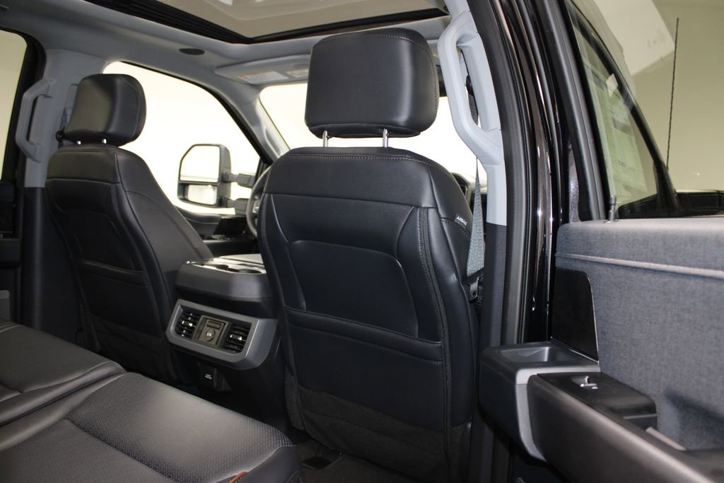 New 2025 Ford F250 Lariat w/ Lariat Ultimate Package image 35