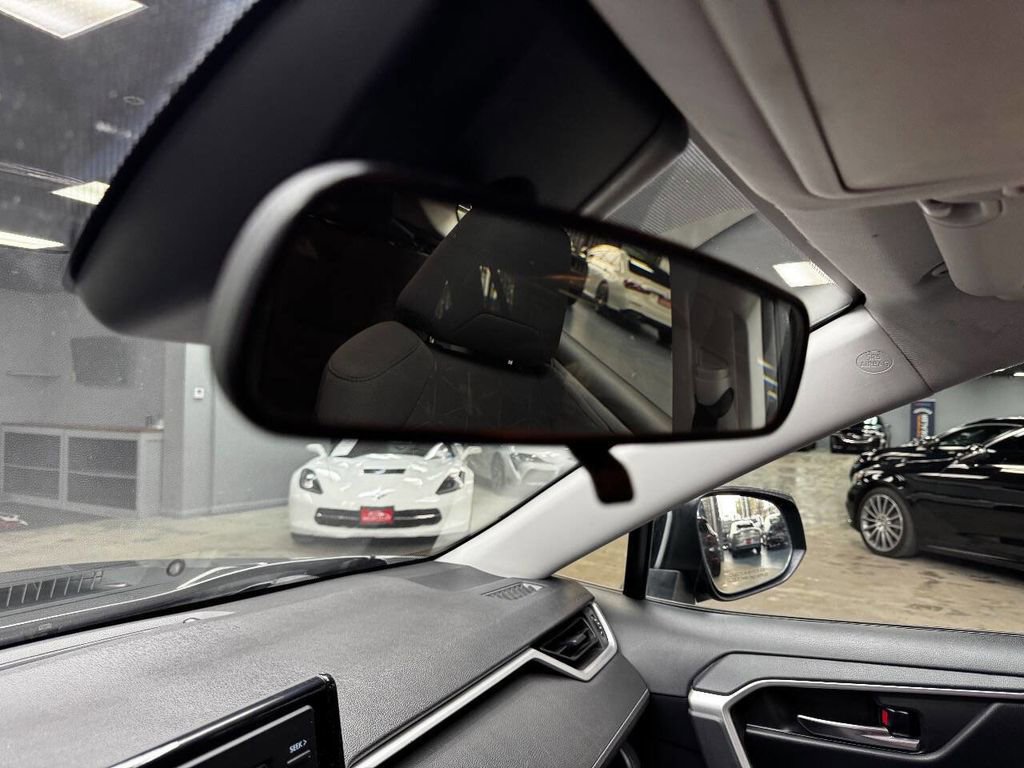 Used 2019 Toyota RAV4 XLE image 28