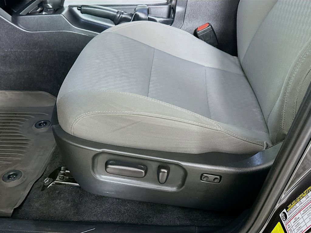 Used 2023 Toyota Tacoma SR5 w/ Technology Package image 9