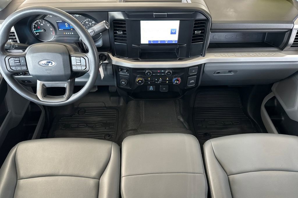 Used 2025 Ford F250 XL w/ XL Chrome Package image 13