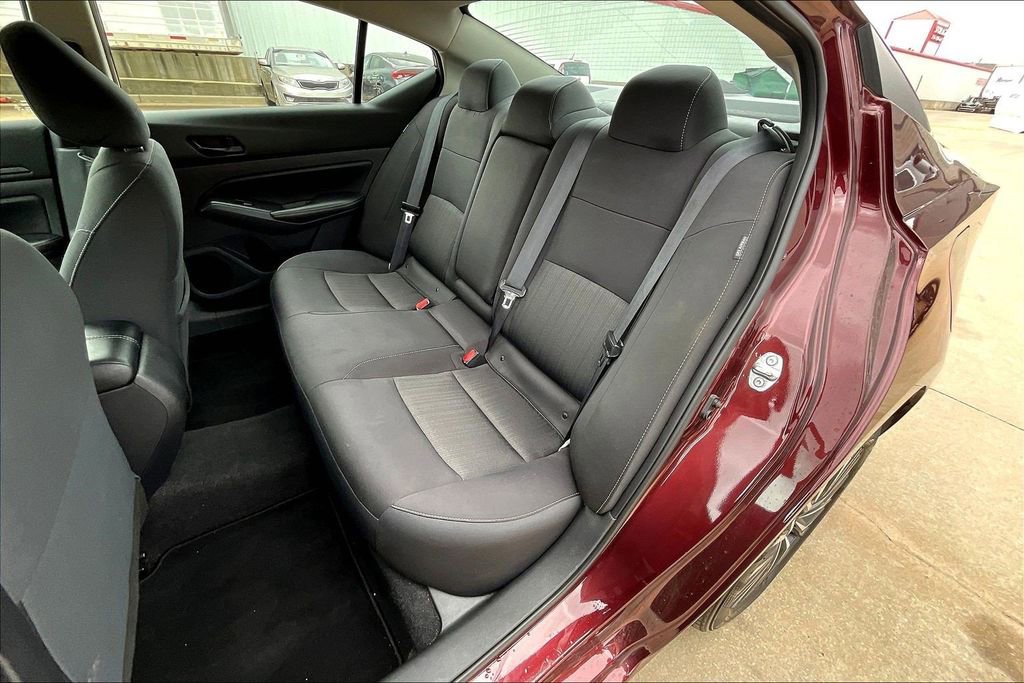 Used 2025 Nissan Altima 2.5 SV image 26