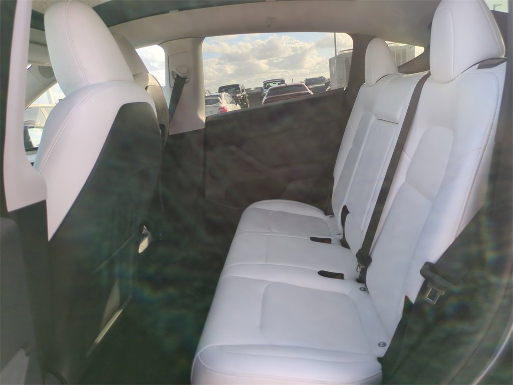 Used 2023 Tesla Model Y Performance image 15