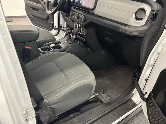 Used 2024 Jeep Wrangler Sahara w/ Safety Group image 35
