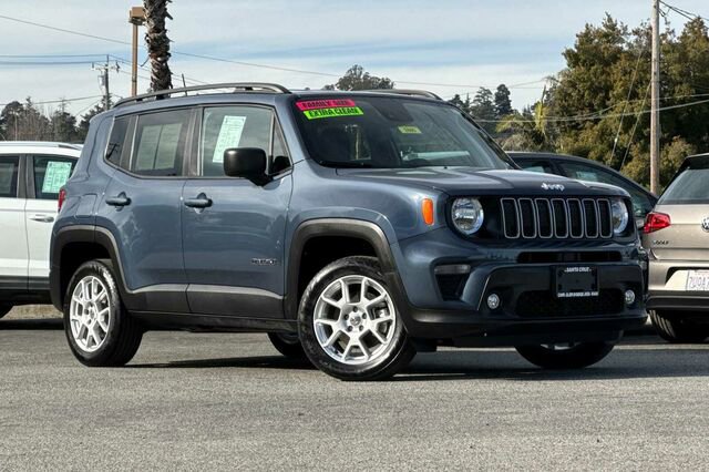 Used 2022 Jeep Renegade Latitude AWD/4WD image 2