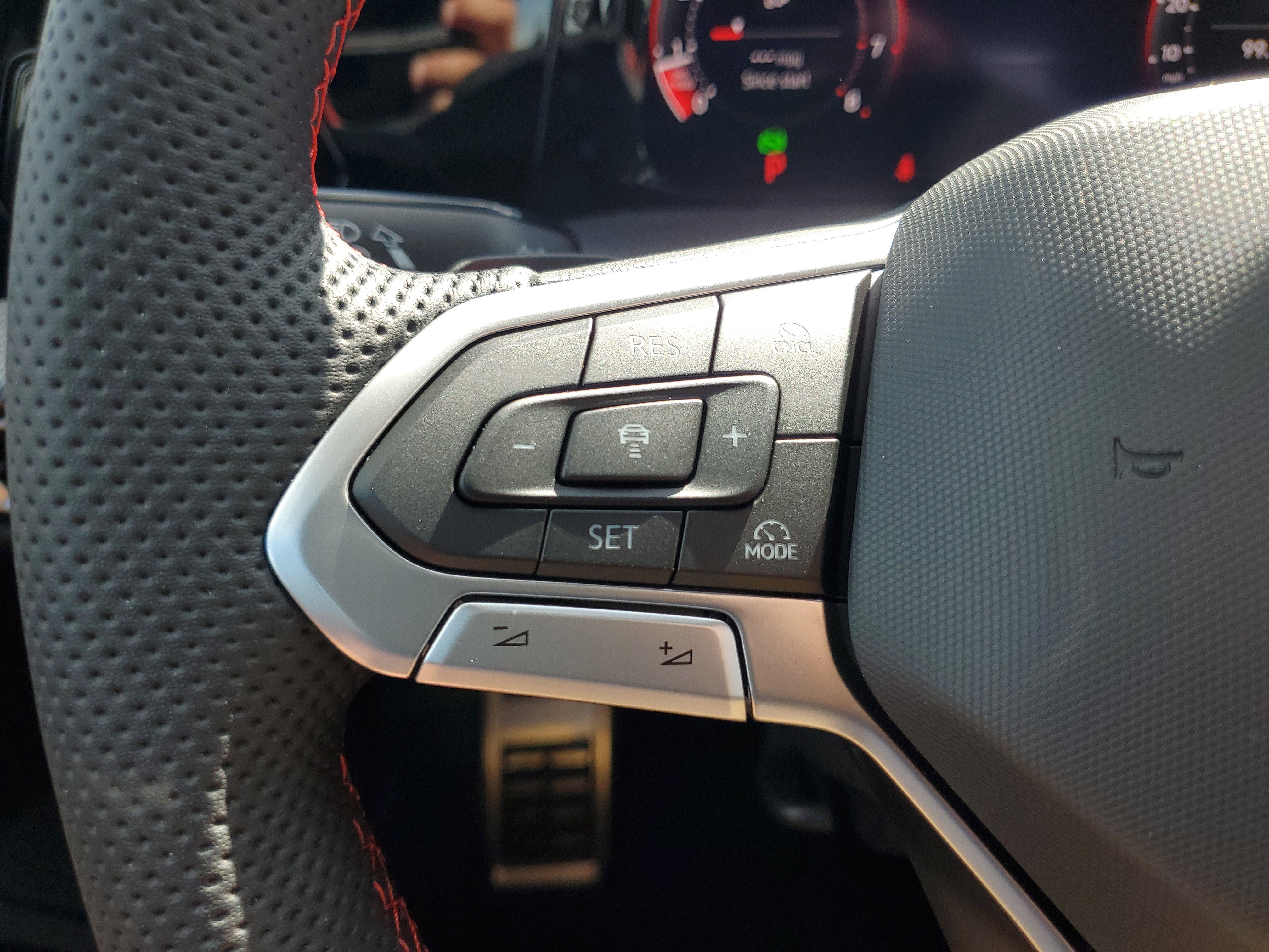 New 2025 Volkswagen GTI SE image 18