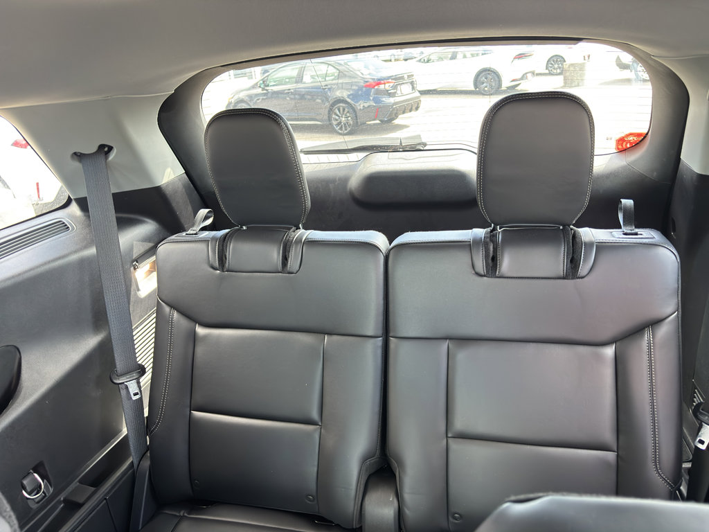 Used 2021 Ford Explorer XLT w/ Equipment Group 202A image 11