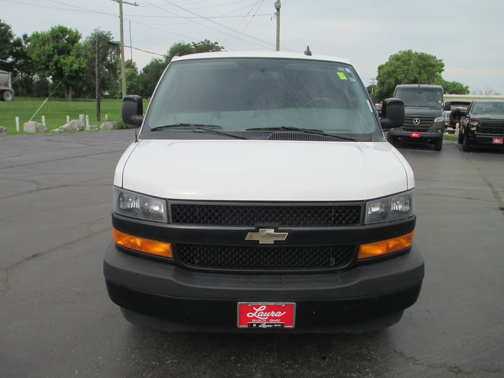 Used 2018 Chevrolet Express 2500 w/ Driver Convenience Package RWD image 13
