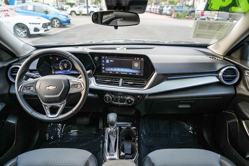 Used 2024 Chevrolet Trax LT w/ Driver Confidence Package FWD image 11