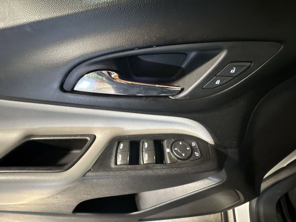 Used 2019 Chevrolet Equinox LS image 20