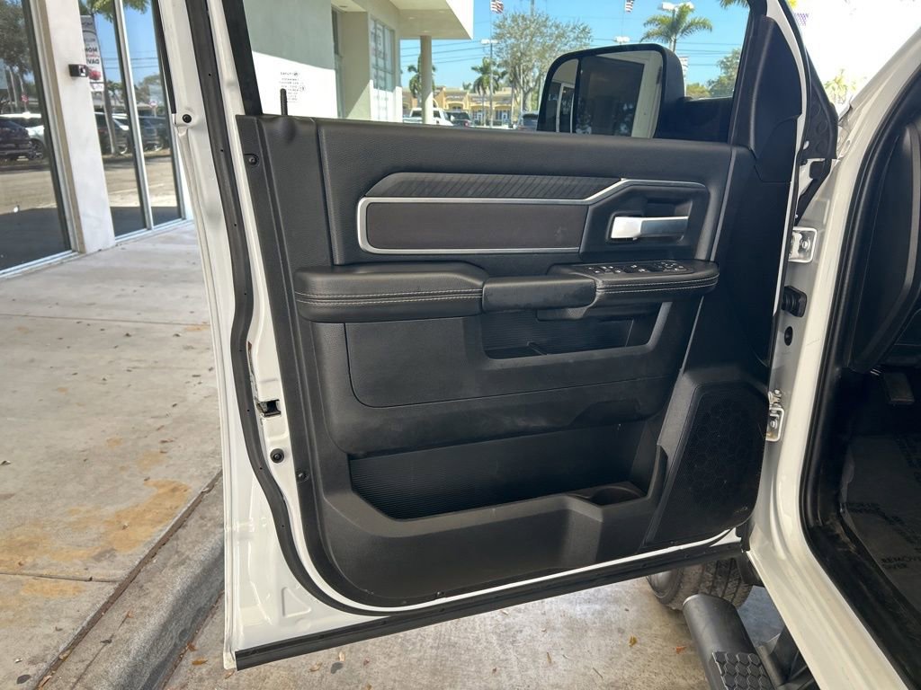Used 2025 RAM 3500 Big Horn image 38