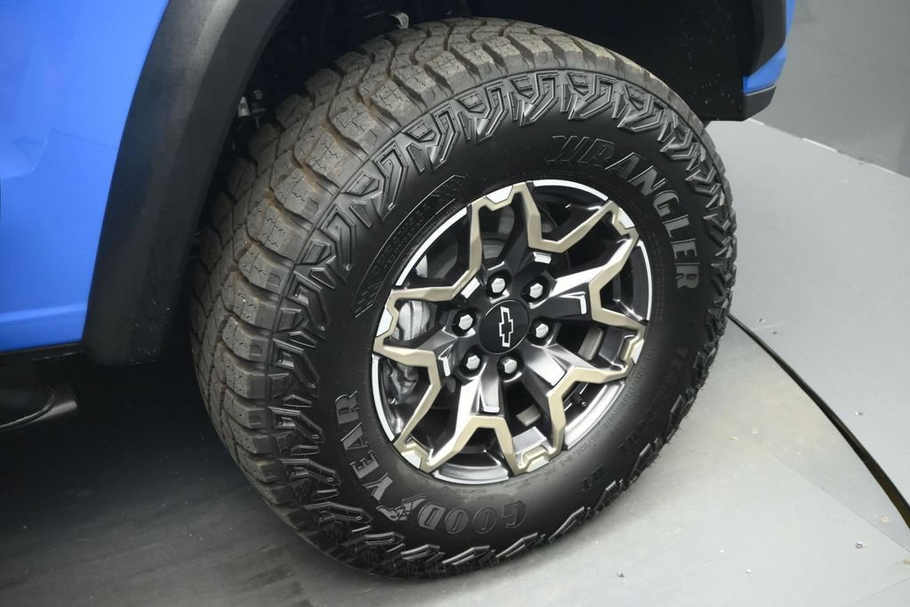 Used 2026 Chevrolet Colorado ZR2 w/ Technology Package AWD/4WD image 61