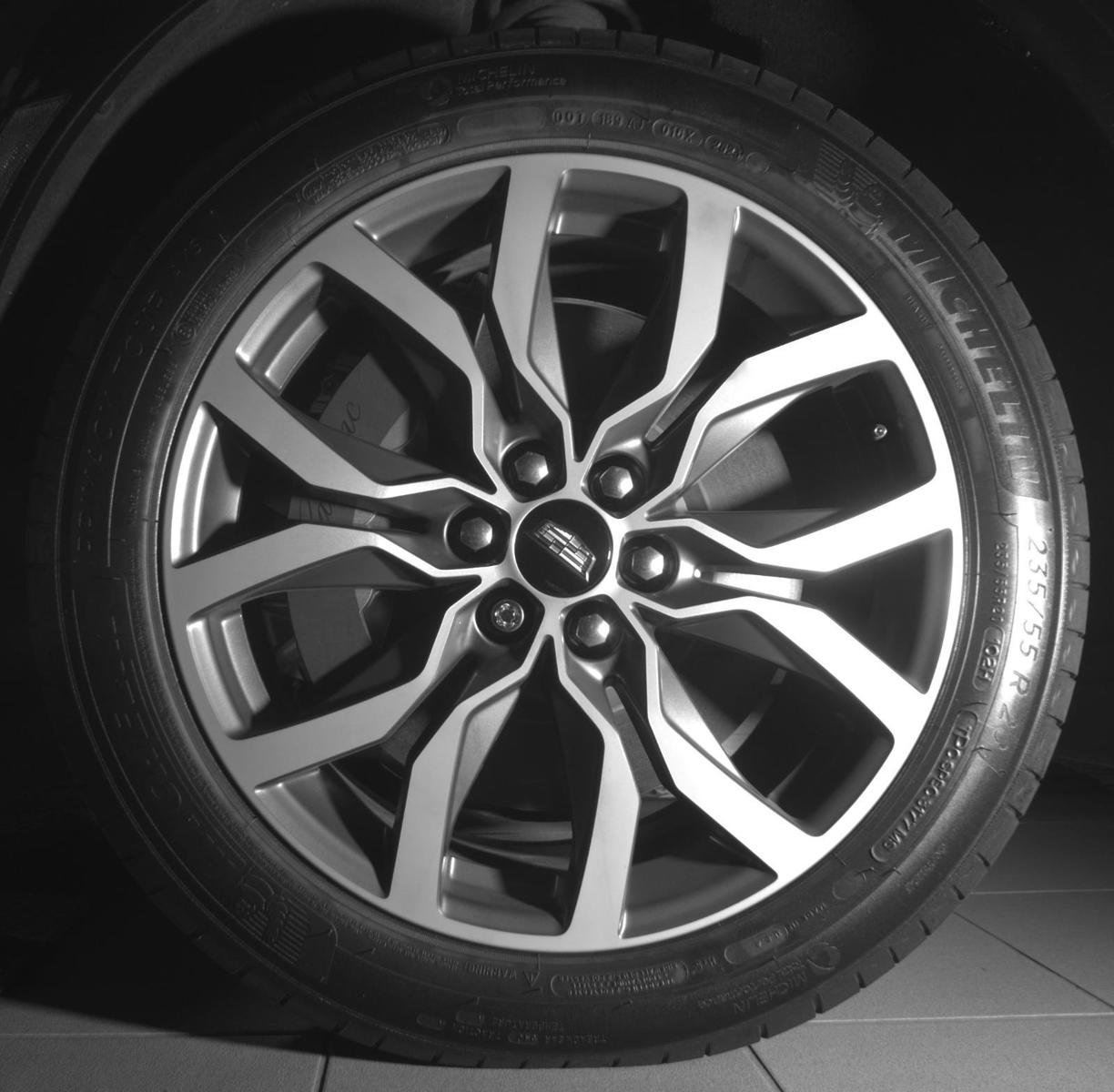 Used 2024 Cadillac XT5 Sportv w/ Technology Package AWD/4WD image 9