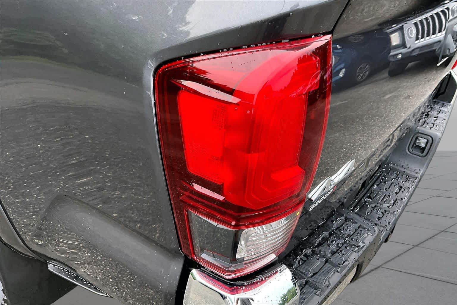 Certified 2022 Toyota Tacoma SR5 w/ SR5 Appearance Package (SM) AWD/4WD image 26
