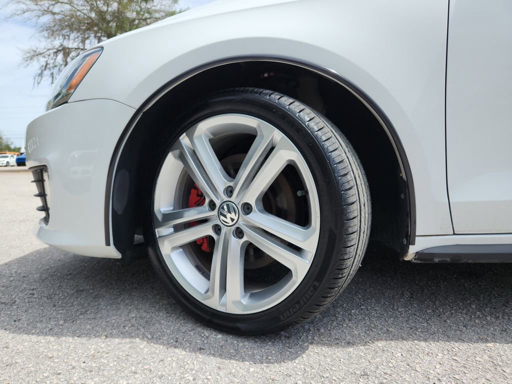 Used 2015 Volkswagen Jetta GLI SE image 33