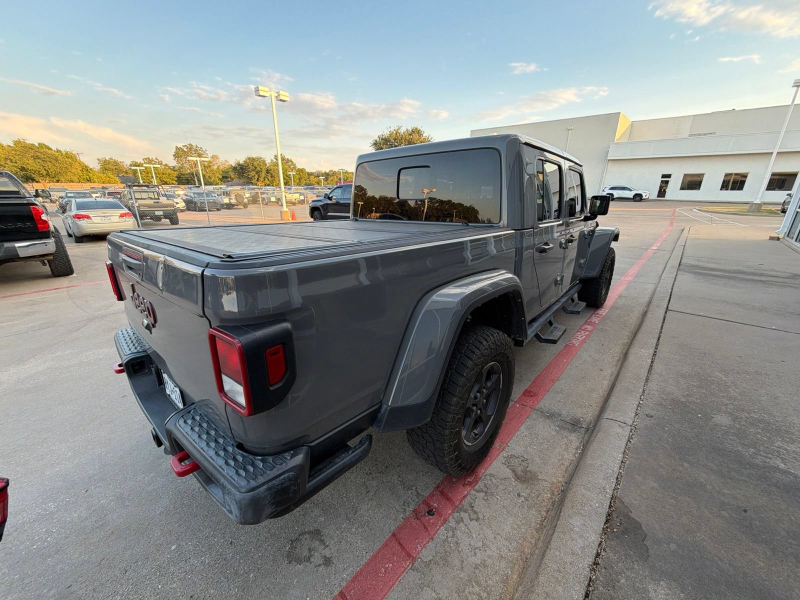 Used 2021 Jeep Gladiator Rubicon AWD/4WD image 7