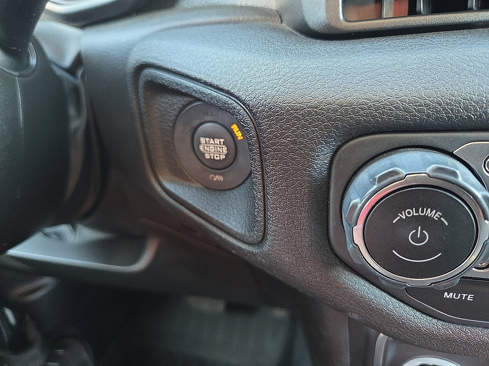 Used 2024 Jeep Wrangler Unlimited Sport AWD/4WD image 23