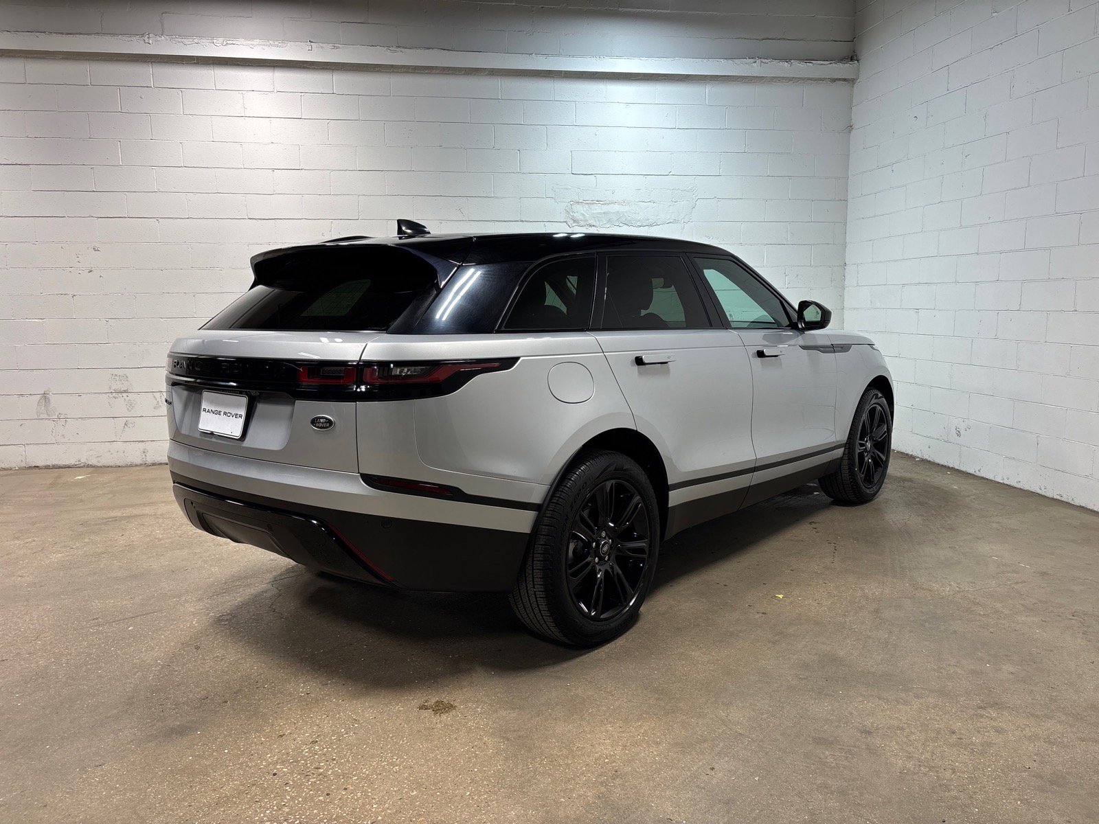 Used 2023 Land Rover Range Rover Velar S AWD/4WD image 6