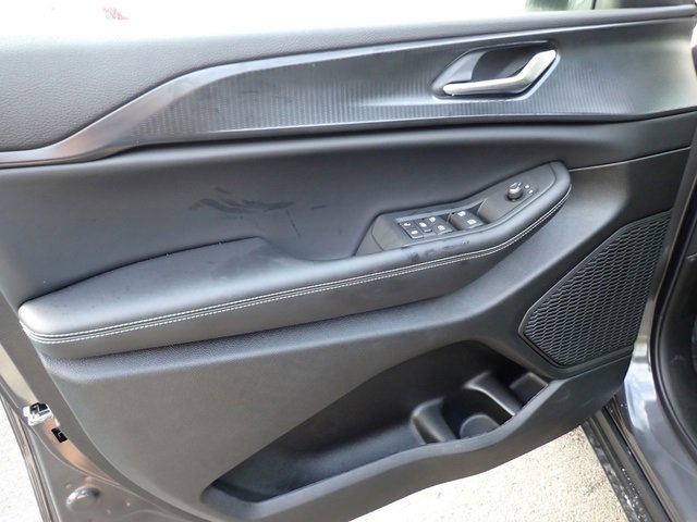 New 2025 Jeep Grand Cherokee Altitude image 15