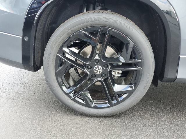 New 2026 Volkswagen Tiguan SE R-Line FWD image 5
