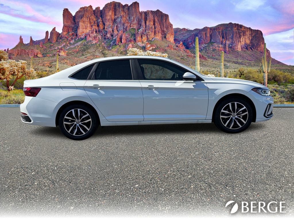 Used 2026 Volkswagen Jetta SE image 9