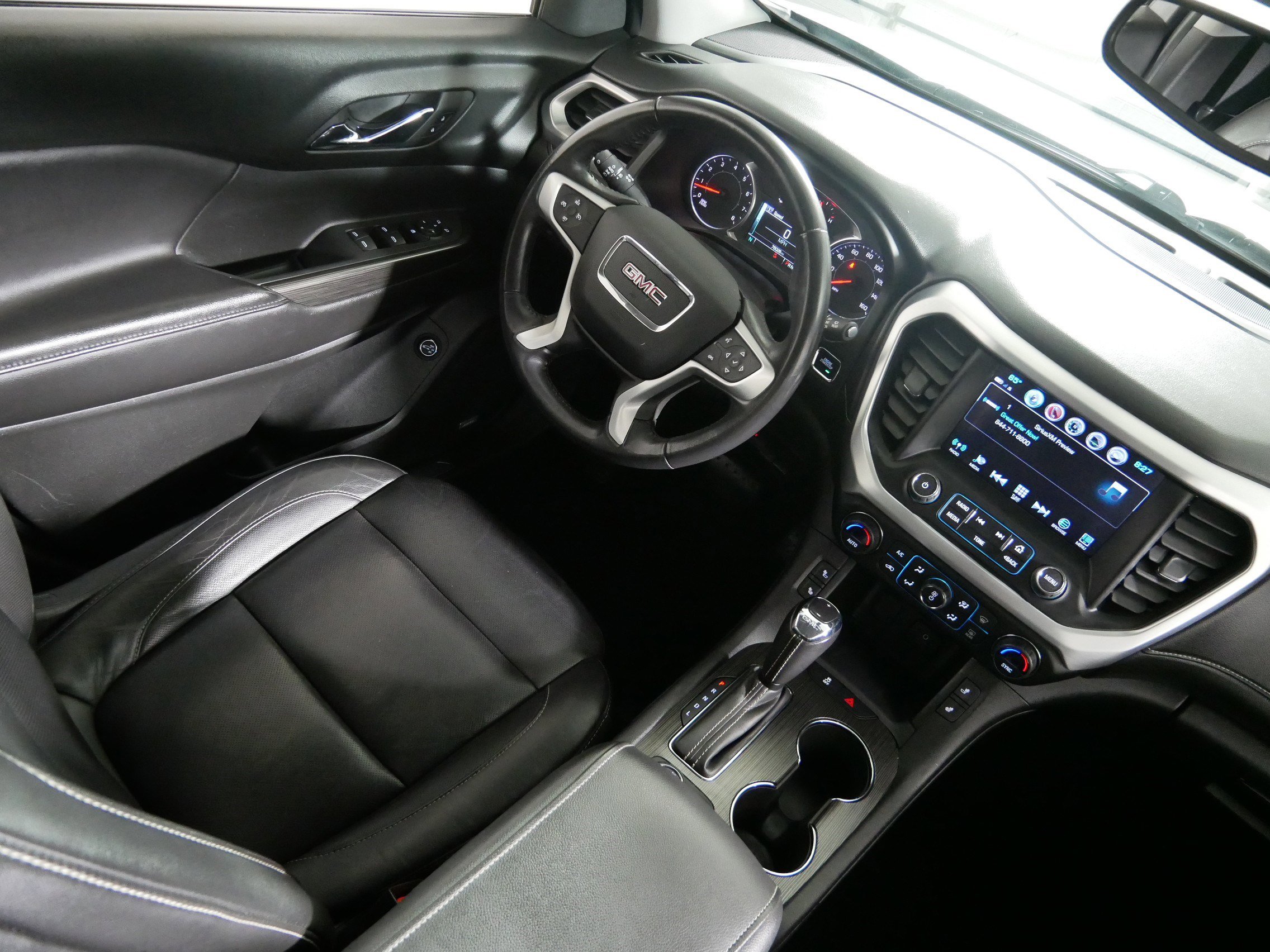 Used 2018 GMC Acadia SLT AWD/4WD image 9