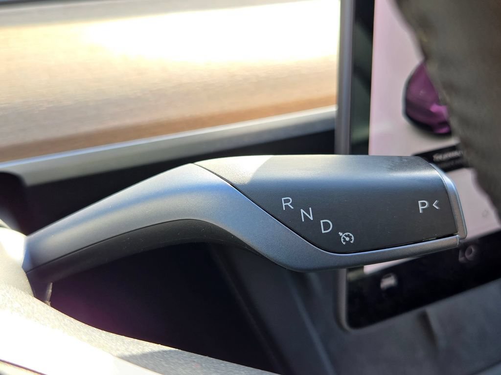 Used 2021 Tesla Model Y Long Range AWD/4WD image 22