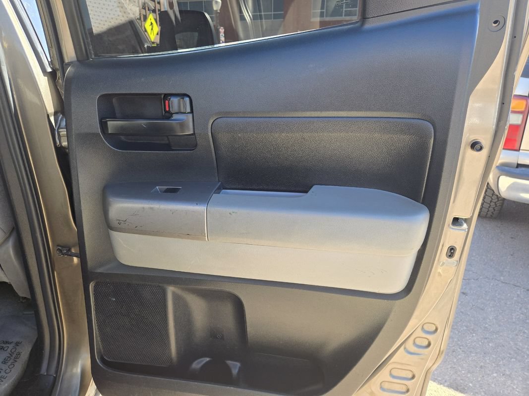 Used 2011 Toyota Tundra 4x4 Double Cab w/ Tow Pkg image 19