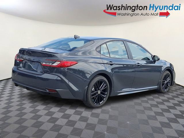 Used 2025 Toyota Camry SE image 6