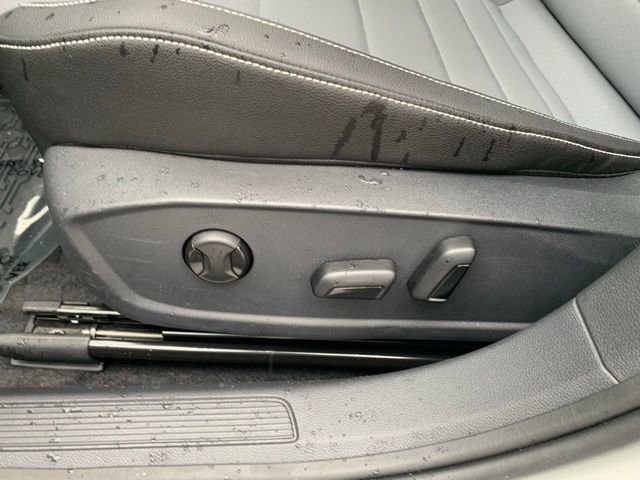 Used 2025 Volkswagen Jetta SE w/ Sunroof Package image 11