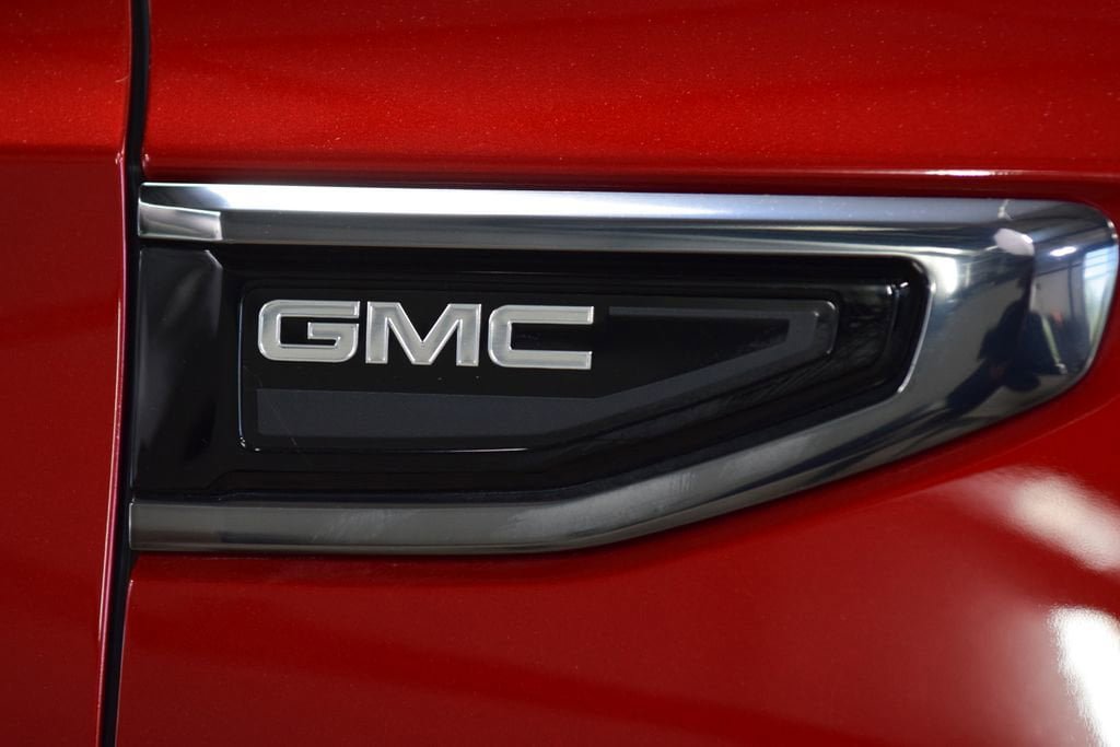 Used 2024 GMC Yukon AT4 AWD/4WD image 16