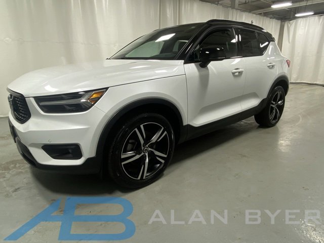 Used 2021 Volvo XC40 T5 R-Design
