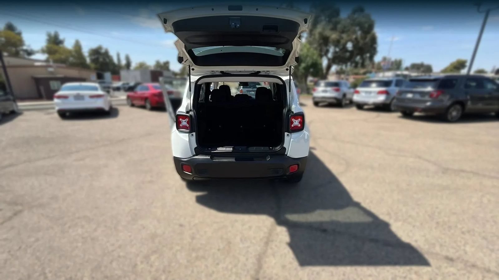 Used 2017 Jeep Renegade Latitude AWD/4WD image 15