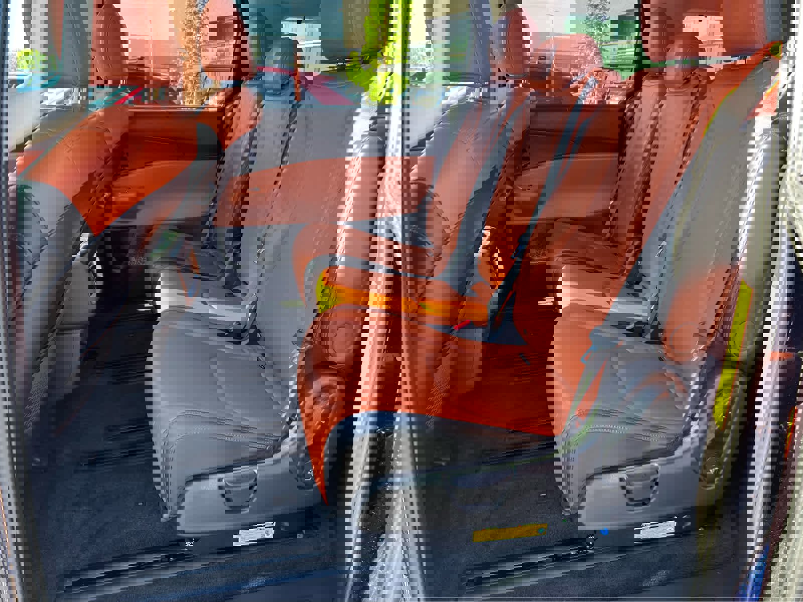 Used 2025 Kia Carnival EX image 25