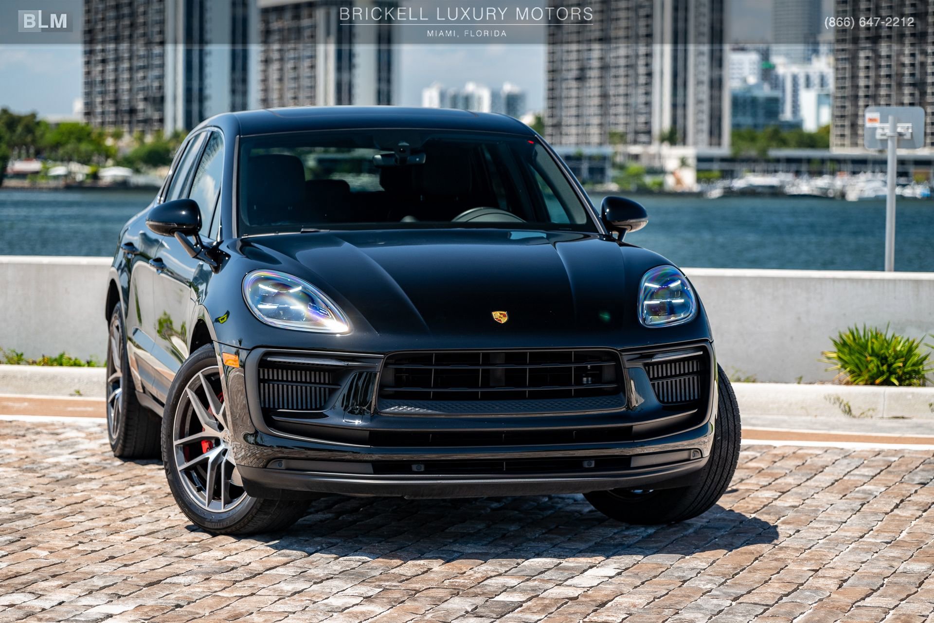 Used 2022 Porsche Macan S AWD/4WD image 2