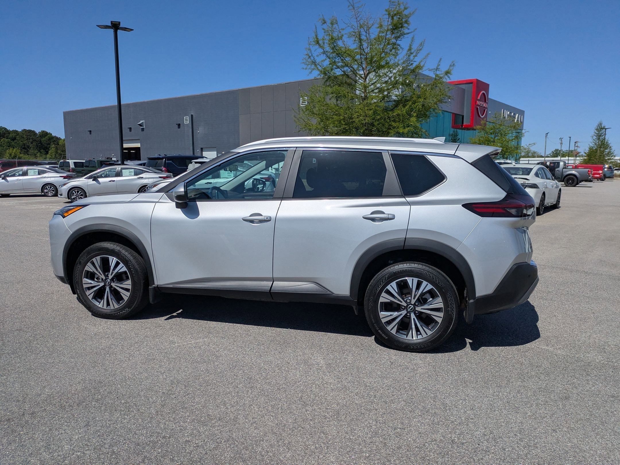 Certified 2023 Nissan Rogue SV w/ SV Premium Package image 6