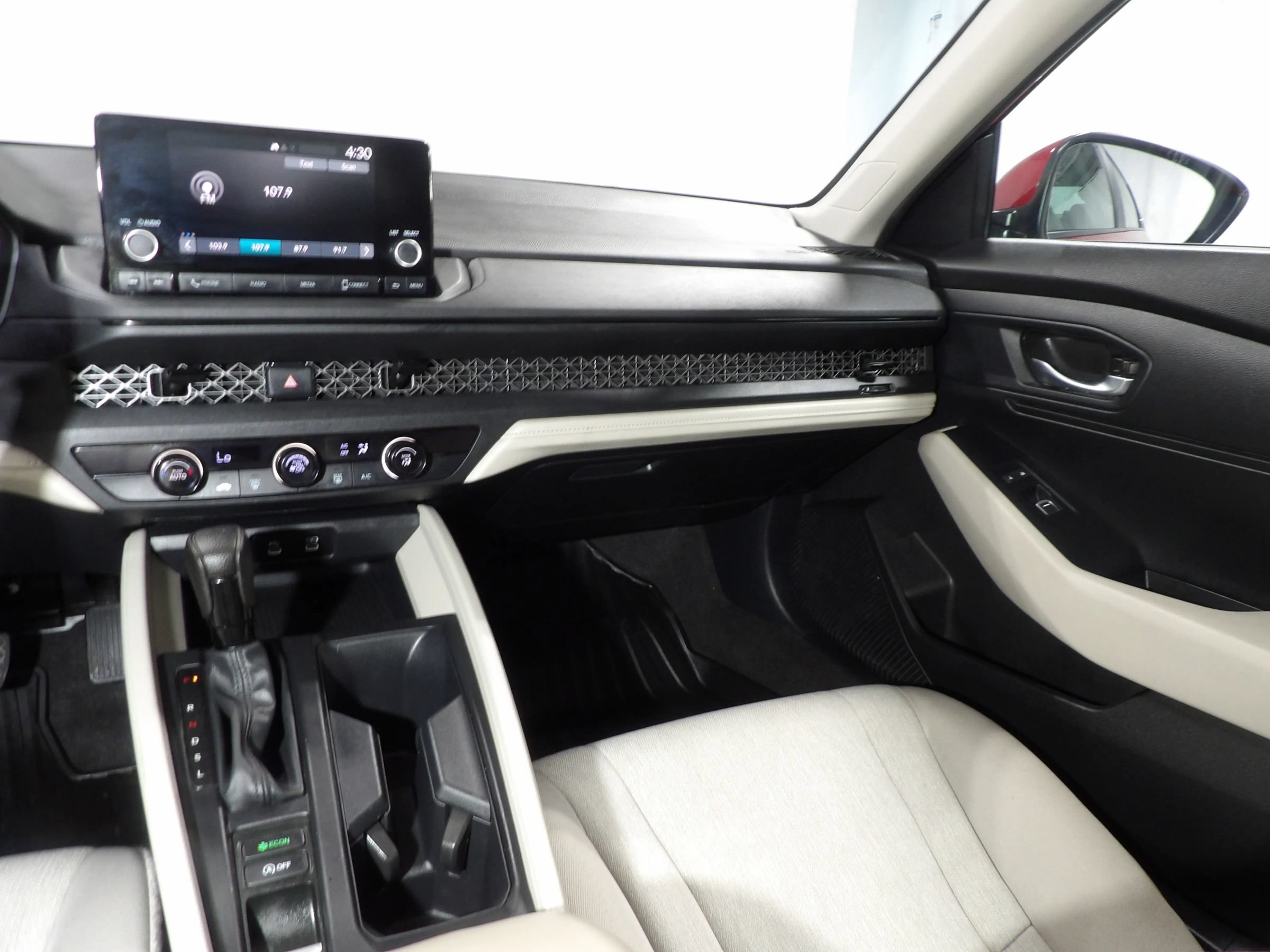 Used 2025 Honda Accord LX image 15