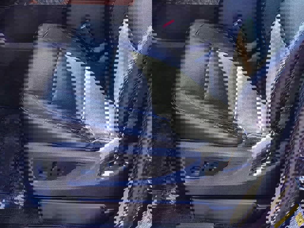 Used 2015 Chevrolet Suburban LTZ image 21