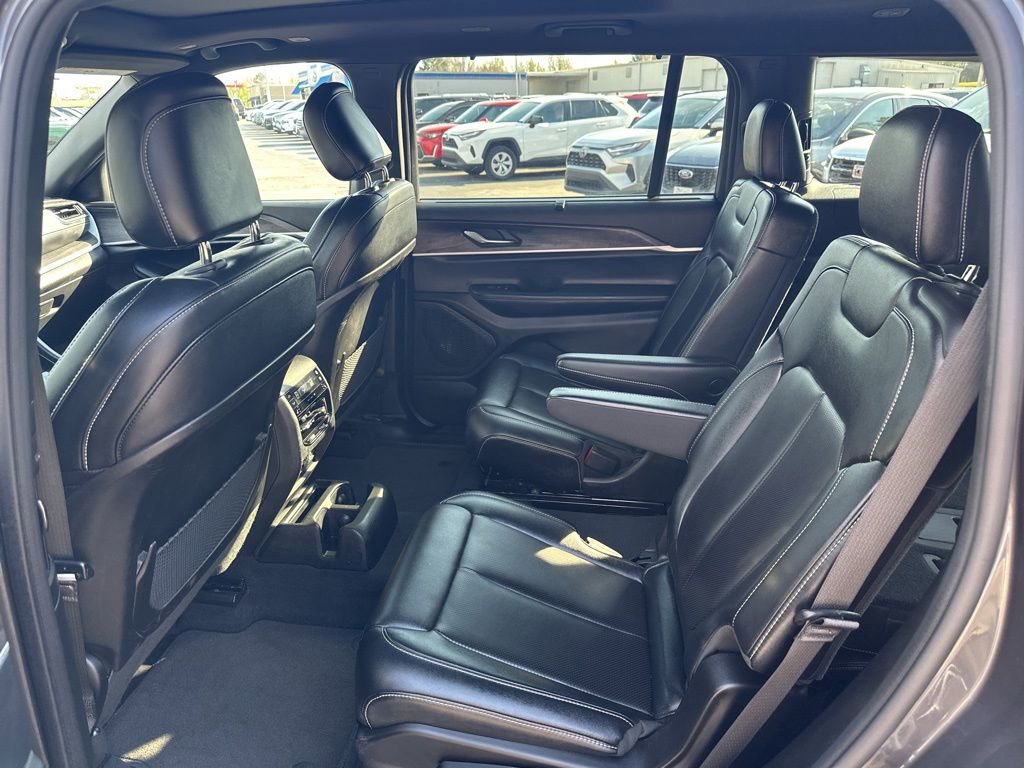 Used 2024 Jeep Grand Cherokee L Limited w/ Luxury Tech Group II image 12