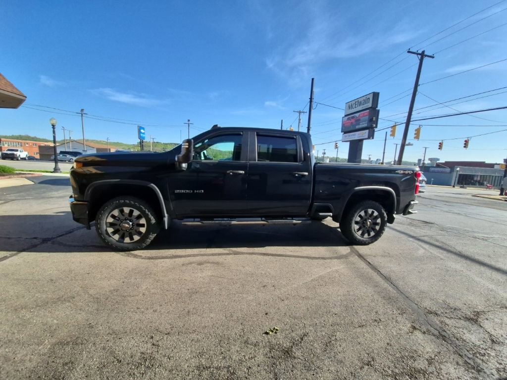 Used 2021 Chevrolet Silverado 2500 Custom w/ Custom Value Package AWD/4WD image 4