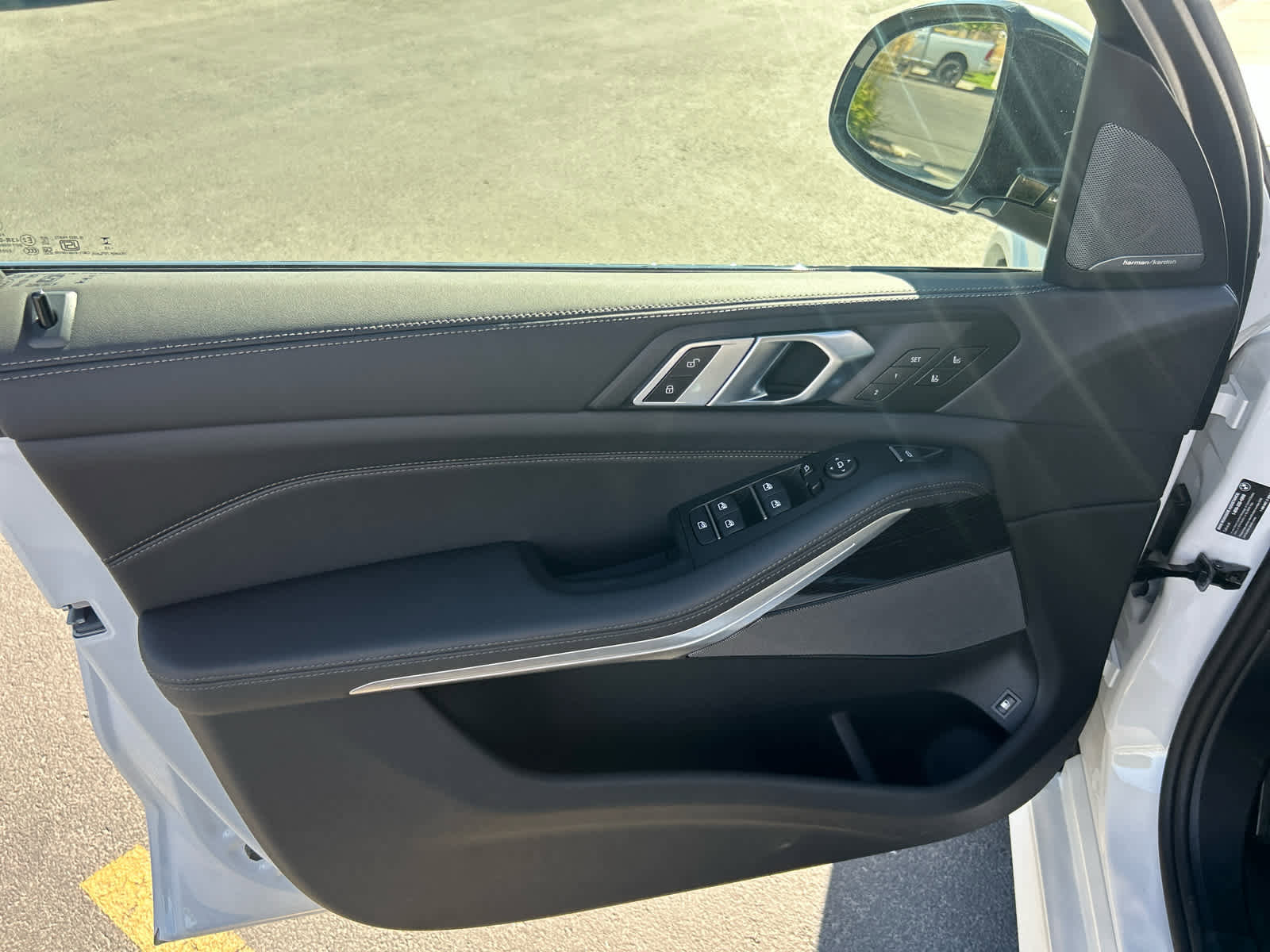 Used 2026 BMW X5 xDrive50e w/ M Sport Package image 27