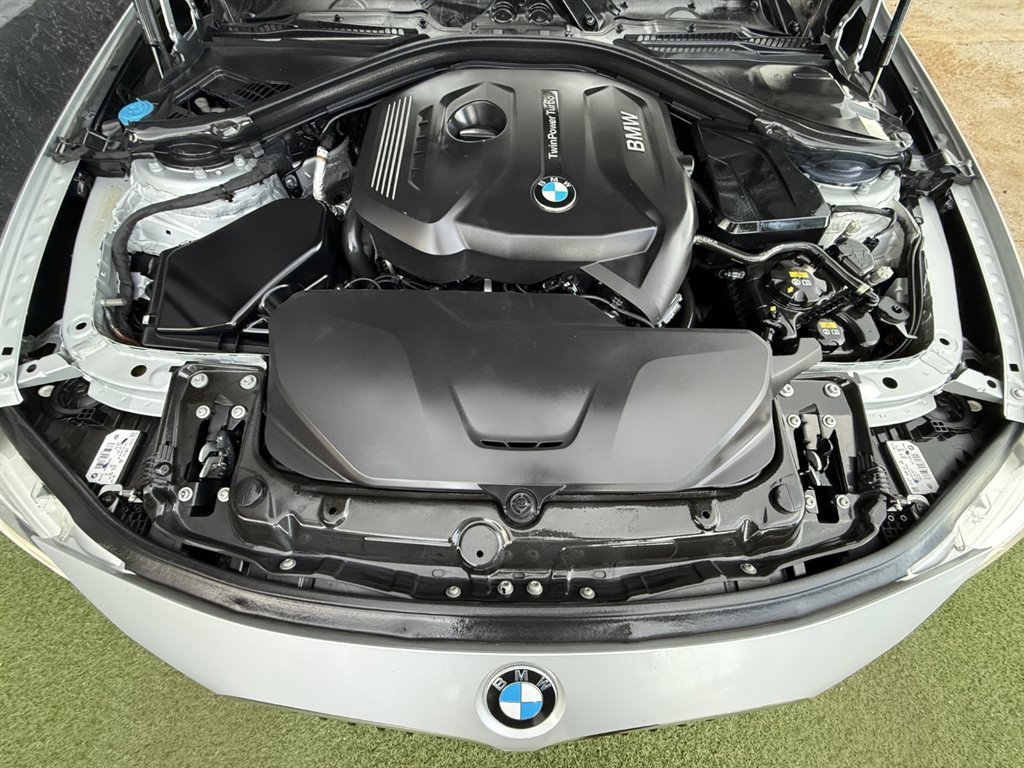 Used 2017 BMW 330i Sedan RWD image 32