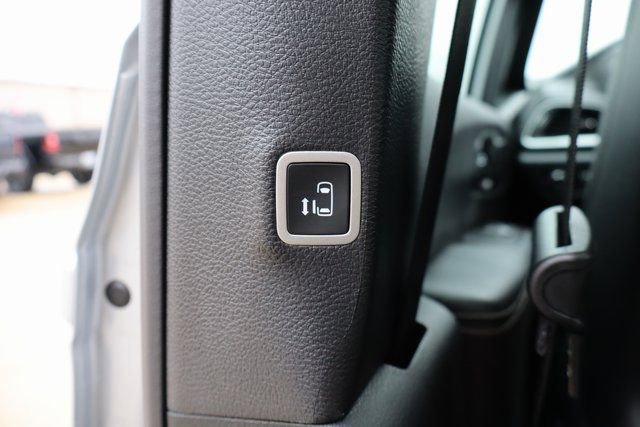 New 2026 Chrysler Pacifica Select FWD image 40