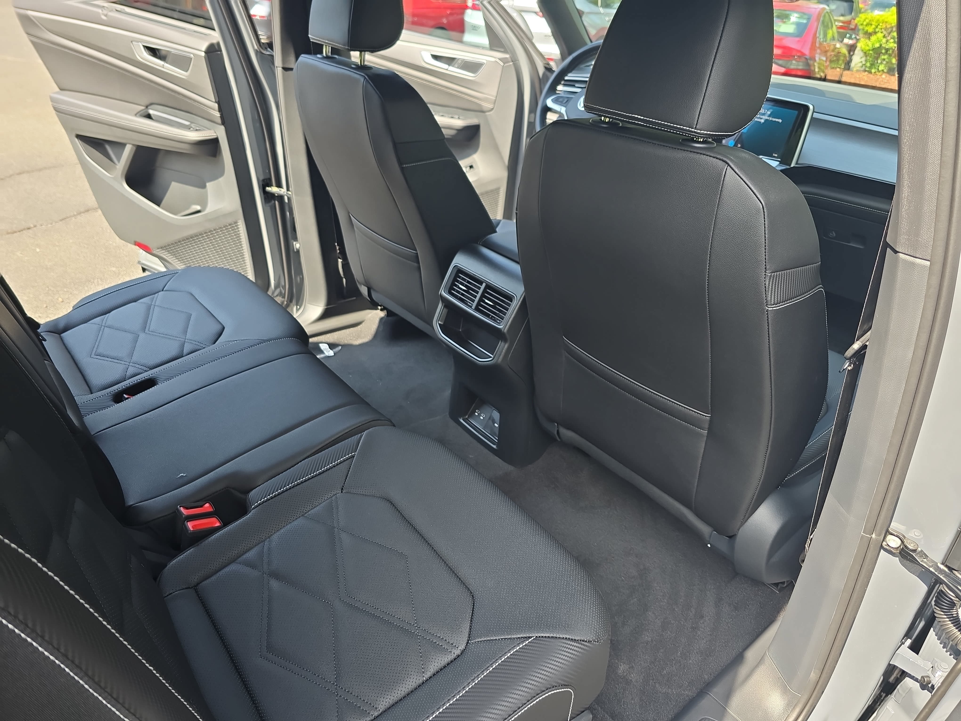 New 2026 Volkswagen Atlas Cross Sport SE AWD/4WD image 11
