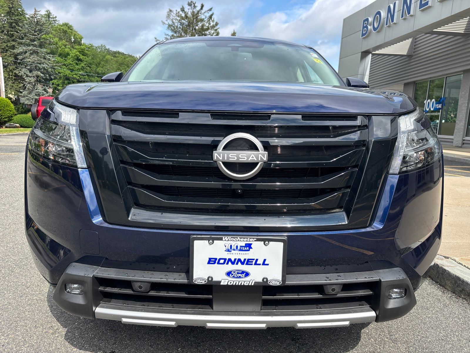 Used 2022 Nissan Pathfinder SL w/ SL Black Package AWD/4WD image 9