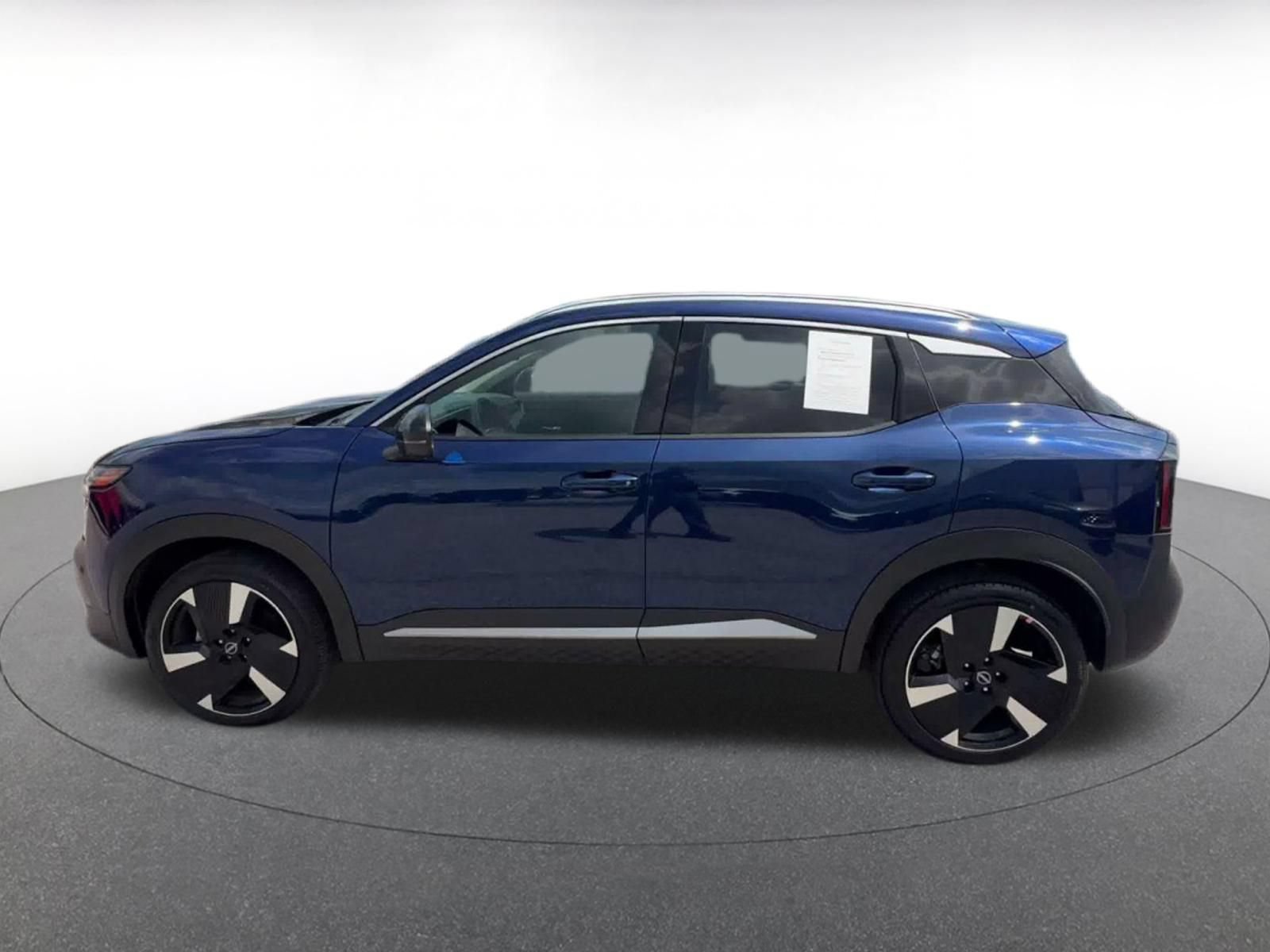 Used 2026 Nissan Kicks SR AWD/4WD image 7