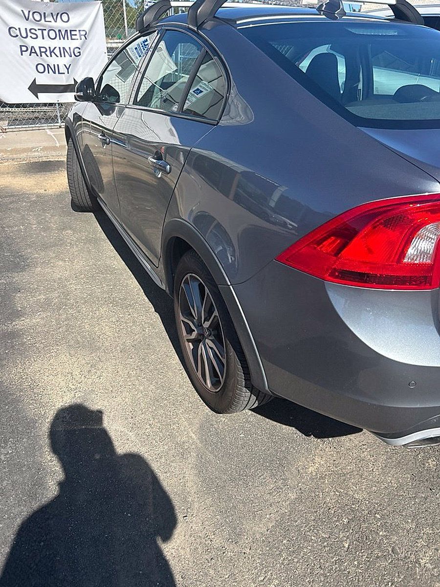 Used 2017 Volvo S60 T5 Cross Country Platinum AWD/4WD image 7