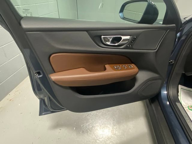 Certified 2025 Volvo V60 B5 Cross Country Plus AWD/4WD image 7